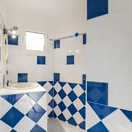Dans L'arriere Pays Rez De Chaussé De Frais Compris Casa vacanze