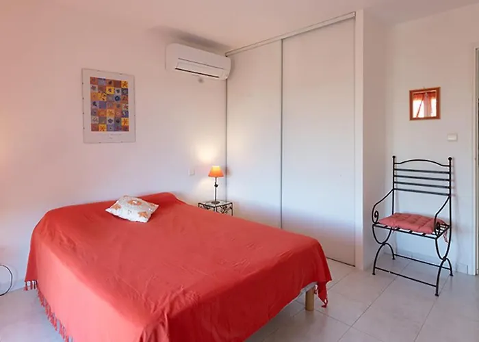 Au Coeur De L'arriere Pays Rez De Chausse De Domaine A Presa Sartène